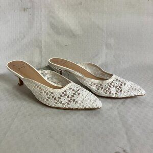 NWT A New Day Women's Size 6 White Delilah Floral Embroidered Mule Heels
